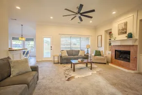 Keller Haven Cozy 4 bedroom home - Image 3