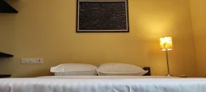 Surya Villa Guesthouse - Image 4