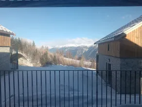 Beautiful mountain view chalet - Image 4