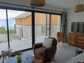 Beautiful mountain view chalet - Image 5
