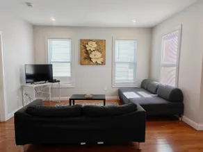 Modern Spacious | Sleeps15 | T Access+Free Parking - Image 2