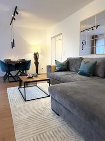 City balcony: 2 bedrooms/2 bathrooms, 6 guests, church view - Image 2