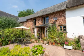 Idyllic Country Seclusion in the Heart of Devon - Image 4