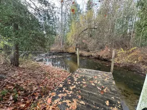Beautiful Riverfront Home - Image 2