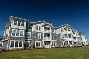 Landing | Chic 2BD, Gym, Yoga Studio - Image 4