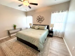 Cozy Modern Haven w/ Fireplace & Open Kitchen - Image 4