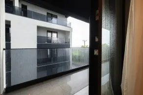 Apartment with a detached bedroom - Image 4