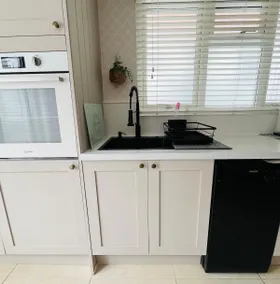 Apartment & parking, easy access to Brighton city - Image 5