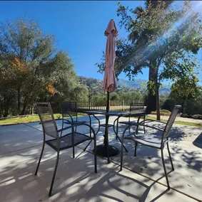 Large 3 bedroom home- 6 miles to SNP - Image 4