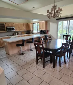 Large 3 bedroom home- 6 miles to SNP - Image 3
