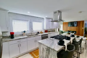 Elegant & Cozy Escape • Close Salem/Boston - Image 5