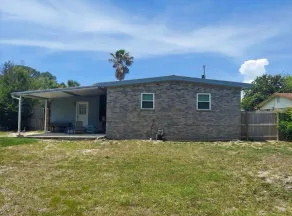 Central & beachy style home - Image 2