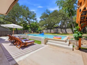 Glow House | Heated Pool + Hot Tub | Sleeps 12 - Image 3