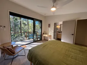Tallgum Escape - Honeymoon Suite - Image 3