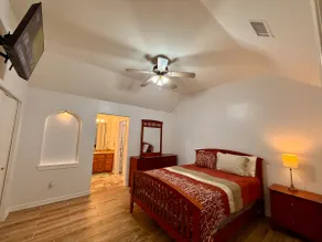 3BR Family Townhouse | near Hospital & La Plaza - Image 4