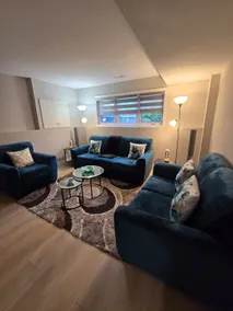 Comfy 2BR Suite Private Entrance + Parking Niagara - Image 5