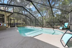 Midcentury Marvel pool home near University of Florida - Image 5