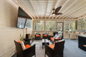 Midcentury Marvel pool home near University of Florida - Image 3