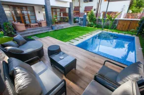 Private Villa On The Beach - Image 5