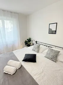 BASELiving apartment with PRIVATE GARDEN - Image 4