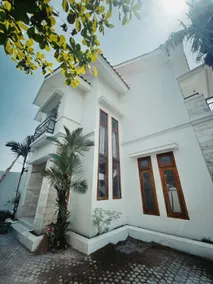 Family Stay in a Tropical House *Newly Renovated* - Image 3