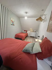 Renovated Townhouse • 10 min from Beauvais Airport - Image 4