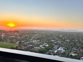 Highrise Luxury Penthouse City/Ocean/Mountain View - Image 3