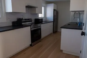 Cozy Modern Retreat in Moncton | Near Downtown - Image 4