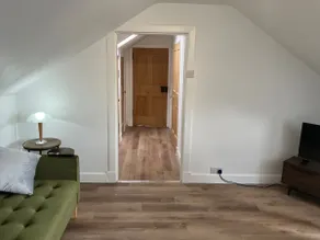 Self contained 1 bed apartment - Image 3