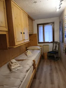 The Artist's Refuge – One min from the slopes - Image 4