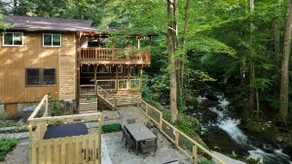 New! Amazing Running Creek! New Build w/ Hot Tub! - Image 5