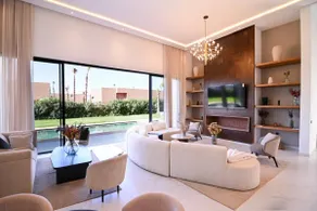 Included: Housekeeper, Padel & Gym. Heated pool - Image 4
