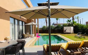 Included: Housekeeper, Padel & Gym. Heated pool - Image 2