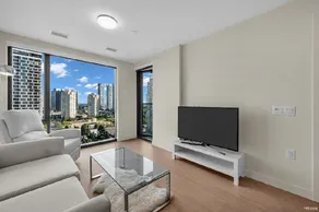 Bright 1B+1B Condo/Central - Image 2