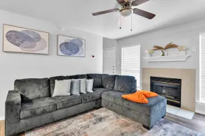 The Sunset Suite 3Bd|2Bath|Att Garage|Pvt Yard - Image 2