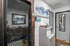 The Breakaway Cottage w Steam Room and Loft - Image 4