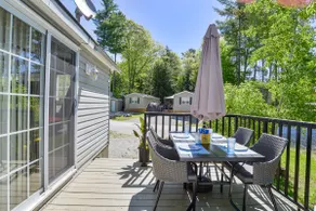 Muskoka Family Getaway -Pool Beach Kayaks Sleeps 6 - Image 5