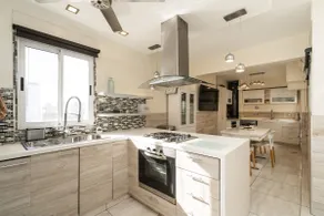 3 bedrooms · Grill · Balcony terrace · Gym · A/C • 6 people - Image 3
