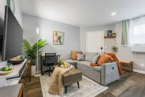 Relax in cozy style/Clean Spacious two Kings beds - Image 2