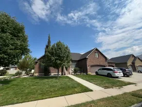 Salem Sweet Spot - basement apartment - Image 2