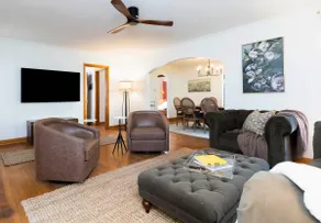 The Little Brick House - Walkable to the Square - Image 3