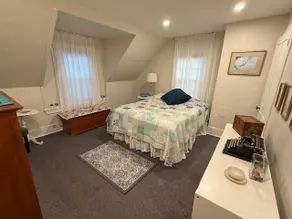 Prime Downtown Location - Image 3