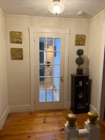 Prime Downtown Location - Image 4