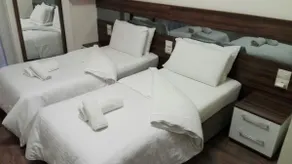 Luxury Apt between Airport and Center - Image 4