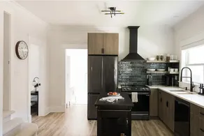 Modern 3BR Near Drake + Downtown | Spacious & Cozy - Image 5