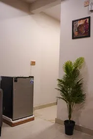 30% Off! Modern 1BR in Islamabad Near DHA & Bahria - Image 4