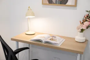 Stylish Woden Apt Near Hospital w Pool, Parking - Image 3