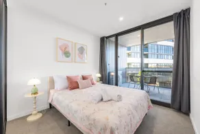 Stylish Woden Apt Near Hospital w Pool, Parking - Image 4