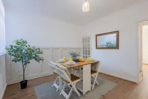 Stylish 2 Bedroom House | Central | Free Parking - Image 3