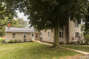 The Dwelling House - Cozy Farmhouse with hot tub - Image 4
